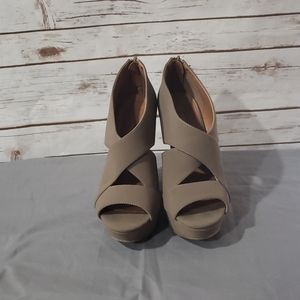 $ Wild Diva Wedge Shoes - Size 8
